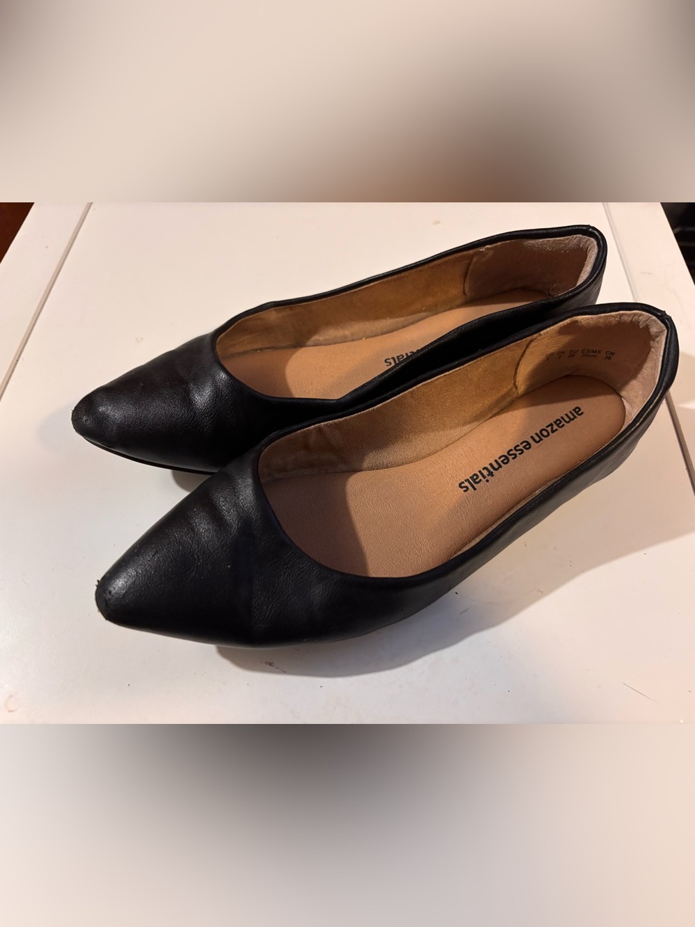Amazon Essentials Black Pointed Toe Slip-On Flats - Size 5 US